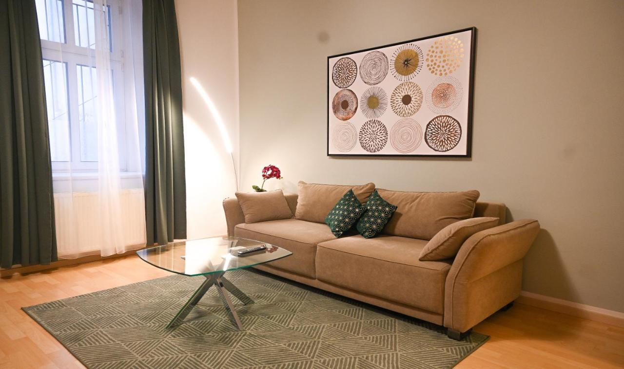 Apartment Amazing Altes Akh